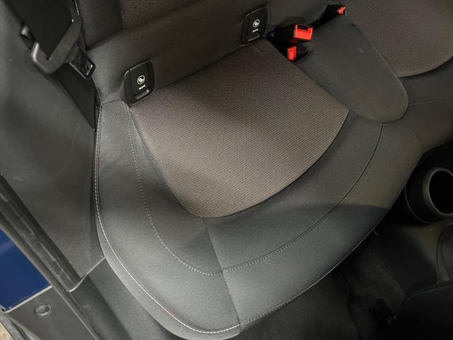 MINI クーパー 5ドア ペッパーパッケージ ナビゲーションパッケージ LEDヘッドライト LEDフォグライト デュアルオートエアコン 純正15インチアルミホイール プライバシーガラス Bluetooth ETC(31枚目)