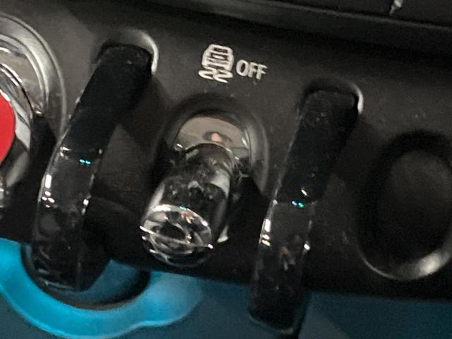 MINI クーパー 5ドア ペッパーパッケージ ナビゲーションパッケージ LEDヘッドライト LEDフォグライト デュアルオートエアコン 純正15インチアルミホイール プライバシーガラス Bluetooth ETC(45枚目)