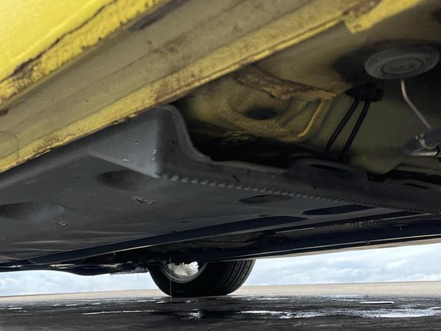 ザ・ビートル デザインレザーパッケージ 712SDCWパッケージ 黒革シート シートヒーター パークディスタンスコントロール HIDヘッドライト フォグライト デュアルオートエアコン 純正17インチアルミホイール パドルシフト ETC(23枚目)