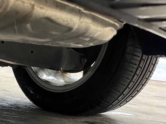 ザ・ビートル デザインレザーパッケージ 712SDCWパッケージ 黒革シート シートヒーター パークディスタンスコントロール HIDヘッドライト フォグライト デュアルオートエアコン 純正17インチアルミホイール パドルシフト ETC(24枚目)