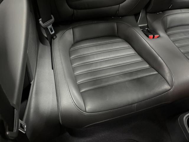 ザ・ビートル デザインレザーパッケージ 712SDCWパッケージ 黒革シート シートヒーター パークディスタンスコントロール HIDヘッドライト フォグライト デュアルオートエアコン 純正17インチアルミホイール パドルシフト ETC(32枚目)