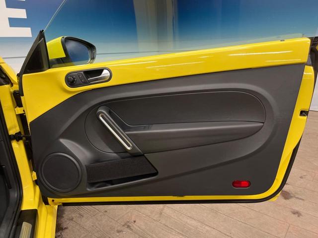 ザ・ビートル デザインレザーパッケージ 712SDCWパッケージ 黒革シート シートヒーター パークディスタンスコントロール HIDヘッドライト フォグライト デュアルオートエアコン 純正17インチアルミホイール パドルシフト ETC(39枚目)