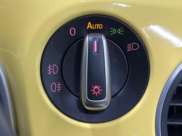 ザ・ビートル デザインレザーパッケージ 712SDCWパッケージ 黒革シート シートヒーター パークディスタンスコントロール HIDヘッドライト フォグライト デュアルオートエアコン 純正17インチアルミホイール パドルシフト ETC(45枚目)