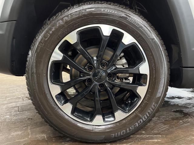 ジープ・コンパス ロンジチュード 純正ナビ Applecarplay フルセグ バックカメラ アダプティブクルーズコントロール ブラインドスポットモニター LEDヘッドライト LEDフォグライト 黒ハーフレザーシート オートエアコン(35枚目)