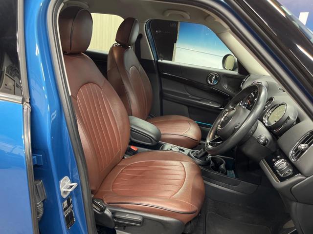 ＭＩＮＩ クーパーＤ　クロスオーバー　ペッパーパッケージ　純正ナビ　アダプティブクルーズコントロール　ＬＥＤヘッドライト　ＬＥＤフォグライト　パワーバックドア　デュアルオートエアコン　コンフォートアクセス　Ｂｌｕｅｔｏｏｔｈ　ＥＴＣ（9枚目）