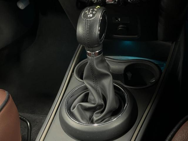 ＭＩＮＩ クーパーＤ　クロスオーバー　ペッパーパッケージ　純正ナビ　アダプティブクルーズコントロール　ＬＥＤヘッドライト　ＬＥＤフォグライト　パワーバックドア　デュアルオートエアコン　コンフォートアクセス　Ｂｌｕｅｔｏｏｔｈ　ＥＴＣ（12枚目）