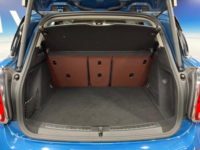 ＭＩＮＩ クーパーＤ　クロスオーバー　ペッパーパッケージ　純正ナビ　アダプティブクルーズコントロール　ＬＥＤヘッドライト　ＬＥＤフォグライト　パワーバックドア　デュアルオートエアコン　コンフォートアクセス　Ｂｌｕｅｔｏｏｔｈ　ＥＴＣ（13枚目）