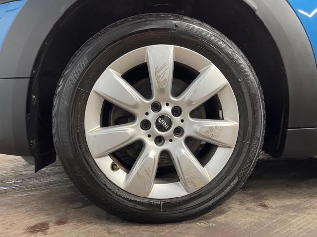 ＭＩＮＩ クーパーＤ　クロスオーバー　ペッパーパッケージ　純正ナビ　アダプティブクルーズコントロール　ＬＥＤヘッドライト　ＬＥＤフォグライト　パワーバックドア　デュアルオートエアコン　コンフォートアクセス　Ｂｌｕｅｔｏｏｔｈ　ＥＴＣ（33枚目）