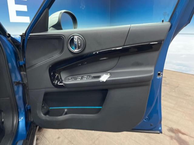 ＭＩＮＩ クーパーＤ　クロスオーバー　ペッパーパッケージ　純正ナビ　アダプティブクルーズコントロール　ＬＥＤヘッドライト　ＬＥＤフォグライト　パワーバックドア　デュアルオートエアコン　コンフォートアクセス　Ｂｌｕｅｔｏｏｔｈ　ＥＴＣ（35枚目）