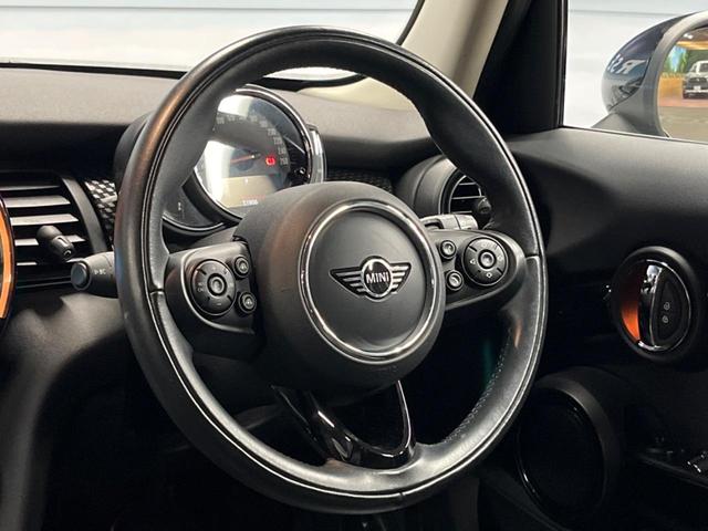 MINI クーパーSD 5ドア カメラ/パーキングアシストパッケージ ペッパーパッケージ LEDヘッドランプ ユニオンジャックデザインテールランプ 純正ナビ アクティブクルーズコントロール インテリジェントセーフティ 禁煙車(11枚目)