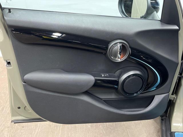 MINI クーパーSD 5ドア カメラ/パーキングアシストパッケージ ペッパーパッケージ LEDヘッドランプ ユニオンジャックデザインテールランプ 純正ナビ アクティブクルーズコントロール インテリジェントセーフティ 禁煙車(31枚目)