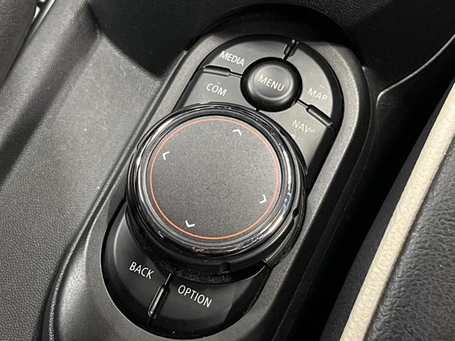 MINI クーパーSD 5ドア カメラ/パーキングアシストパッケージ ペッパーパッケージ LEDヘッドランプ ユニオンジャックデザインテールランプ 純正ナビ アクティブクルーズコントロール インテリジェントセーフティ 禁煙車(49枚目)