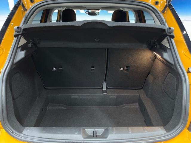 ＭＩＮＩ クーパーＳ　５ドア　純正ナビ　ＬＥＤヘッドライト　ＬＥＤフォグライト　デュアルオートエアコン　純正１６インチアルミホイール　Ｂｌｕｅｔｏｏｔｈ　ＥＴＣ　禁煙車　盗難防止装置　アイドリングストップ　横滑防止装置（11枚目）