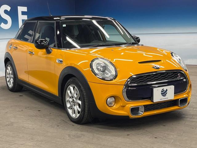 ＭＩＮＩ クーパーＳ　５ドア　純正ナビ　ＬＥＤヘッドライト　ＬＥＤフォグライト　デュアルオートエアコン　純正１６インチアルミホイール　Ｂｌｕｅｔｏｏｔｈ　ＥＴＣ　禁煙車　盗難防止装置　アイドリングストップ　横滑防止装置（17枚目）