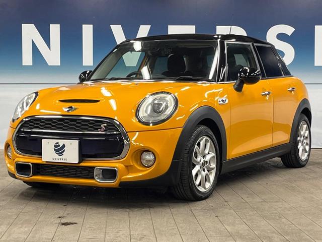 ＭＩＮＩ クーパーＳ　５ドア　純正ナビ　ＬＥＤヘッドライト　ＬＥＤフォグライト　デュアルオートエアコン　純正１６インチアルミホイール　Ｂｌｕｅｔｏｏｔｈ　ＥＴＣ　禁煙車　盗難防止装置　アイドリングストップ　横滑防止装置（24枚目）