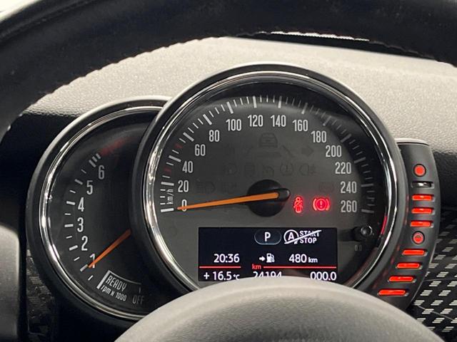 ＭＩＮＩ クーパーＳ　５ドア　純正ナビ　ＬＥＤヘッドライト　ＬＥＤフォグライト　デュアルオートエアコン　純正１６インチアルミホイール　Ｂｌｕｅｔｏｏｔｈ　ＥＴＣ　禁煙車　盗難防止装置　アイドリングストップ　横滑防止装置（47枚目）