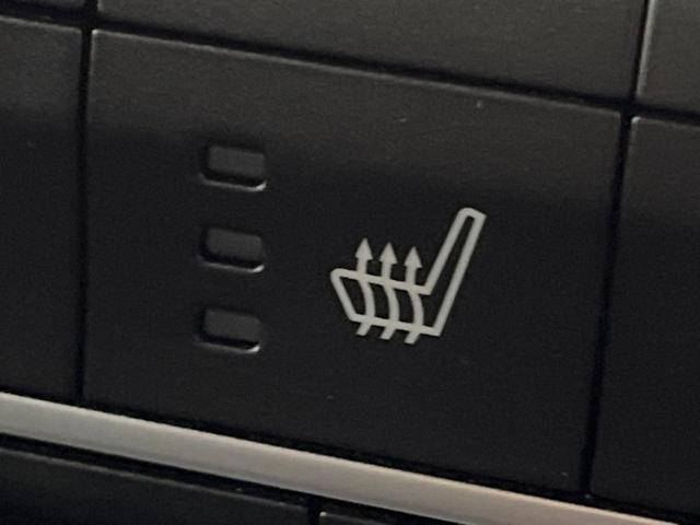 ジープ・ラングラーアンリミテッド ルビコン 純正ナビ フルセグ フロント・サイド・バックカメラ アダプティブクルーズコントロール ブラインドスポットモニター パークセンサー 黒革シート シートヒーター LEDヘッドライト LEDフォグライト(7枚目)