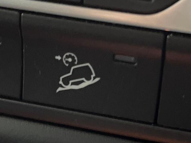 ジープ・ラングラーアンリミテッド ルビコン 純正ナビ フルセグ フロント・サイド・バックカメラ アダプティブクルーズコントロール ブラインドスポットモニター パークセンサー 黒革シート シートヒーター LEDヘッドライト LEDフォグライト(8枚目)