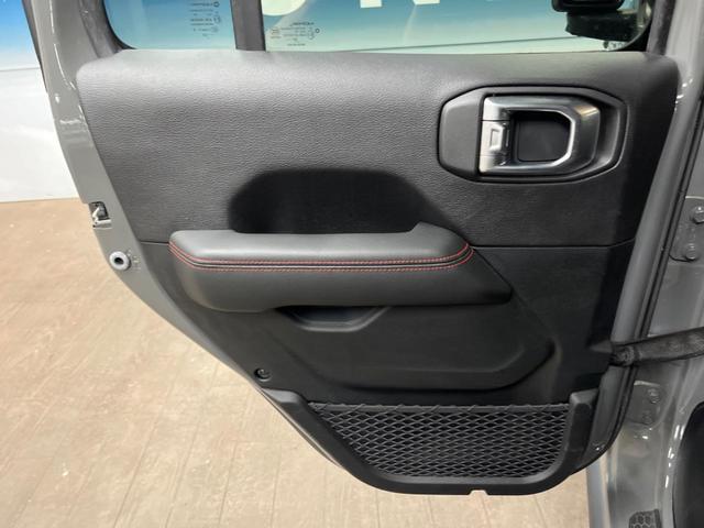 ジープ・ラングラーアンリミテッド ルビコン 純正ナビ フルセグ フロント・サイド・バックカメラ アダプティブクルーズコントロール ブラインドスポットモニター パークセンサー 黒革シート シートヒーター LEDヘッドライト LEDフォグライト(37枚目)