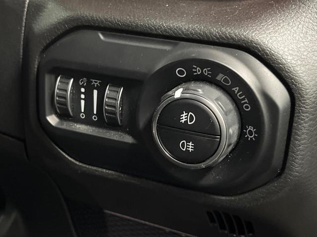 ジープ・ラングラーアンリミテッド ルビコン 純正ナビ フルセグ フロント・サイド・バックカメラ アダプティブクルーズコントロール ブラインドスポットモニター パークセンサー 黒革シート シートヒーター LEDヘッドライト LEDフォグライト(59枚目)