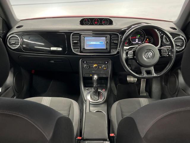 ザ・ビートル ターボ　クールスターパッケージ（ＨＩＤヘッドライト　オートライト　プライバシーガラス）　純正ナビ　フルセグ　Ｂｌｕｅｔｏｏｔｈ　バックカメラ　パークセンサー　スマートエントリー　純正１８インチアルミホイール（2枚目）