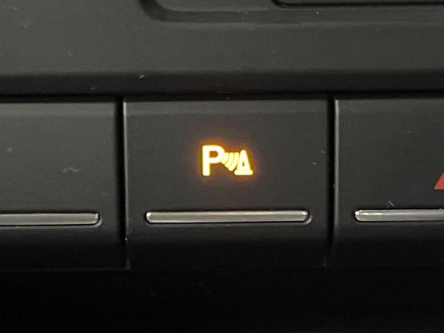 ザ・ビートル ターボ　クールスターパッケージ（ＨＩＤヘッドライト　オートライト　プライバシーガラス）　純正ナビ　フルセグ　Ｂｌｕｅｔｏｏｔｈ　バックカメラ　パークセンサー　スマートエントリー　純正１８インチアルミホイール（7枚目）