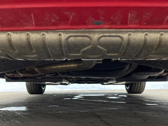 ザ・ビートル ターボ　クールスターパッケージ（ＨＩＤヘッドライト　オートライト　プライバシーガラス）　純正ナビ　フルセグ　Ｂｌｕｅｔｏｏｔｈ　バックカメラ　パークセンサー　スマートエントリー　純正１８インチアルミホイール（20枚目）