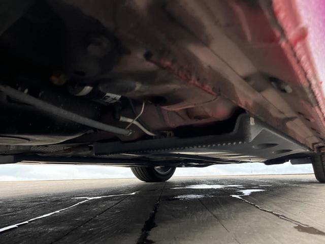 ザ・ビートル ターボ　クールスターパッケージ（ＨＩＤヘッドライト　オートライト　プライバシーガラス）　純正ナビ　フルセグ　Ｂｌｕｅｔｏｏｔｈ　バックカメラ　パークセンサー　スマートエントリー　純正１８インチアルミホイール（22枚目）