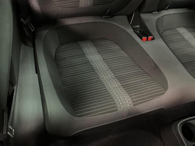 ザ・ビートル ターボ　クールスターパッケージ（ＨＩＤヘッドライト　オートライト　プライバシーガラス）　純正ナビ　フルセグ　Ｂｌｕｅｔｏｏｔｈ　バックカメラ　パークセンサー　スマートエントリー　純正１８インチアルミホイール（31枚目）