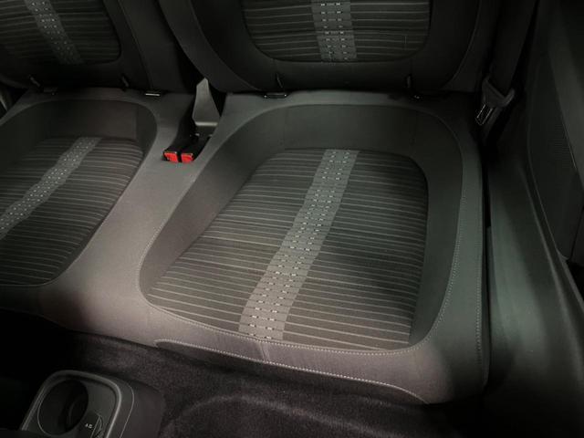 ザ・ビートル ターボ　クールスターパッケージ（ＨＩＤヘッドライト　オートライト　プライバシーガラス）　純正ナビ　フルセグ　Ｂｌｕｅｔｏｏｔｈ　バックカメラ　パークセンサー　スマートエントリー　純正１８インチアルミホイール（32枚目）