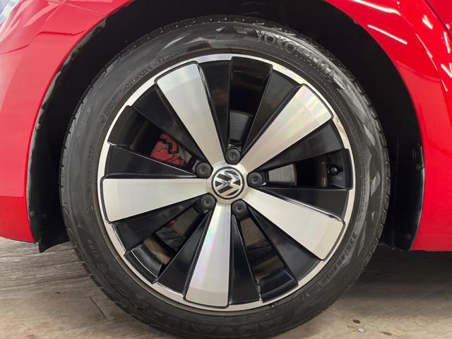 ザ・ビートル ターボ　クールスターパッケージ（ＨＩＤヘッドライト　オートライト　プライバシーガラス）　純正ナビ　フルセグ　Ｂｌｕｅｔｏｏｔｈ　バックカメラ　パークセンサー　スマートエントリー　純正１８インチアルミホイール（36枚目）