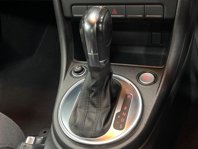 ザ・ビートル ターボ　クールスターパッケージ（ＨＩＤヘッドライト　オートライト　プライバシーガラス）　純正ナビ　フルセグ　Ｂｌｕｅｔｏｏｔｈ　バックカメラ　パークセンサー　スマートエントリー　純正１８インチアルミホイール（42枚目）