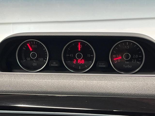 ザ・ビートル ターボ　クールスターパッケージ（ＨＩＤヘッドライト　オートライト　プライバシーガラス）　純正ナビ　フルセグ　Ｂｌｕｅｔｏｏｔｈ　バックカメラ　パークセンサー　スマートエントリー　純正１８インチアルミホイール（43枚目）