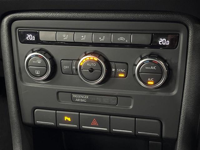 ザ・ビートル ターボ　クールスターパッケージ（ＨＩＤヘッドライト　オートライト　プライバシーガラス）　純正ナビ　フルセグ　Ｂｌｕｅｔｏｏｔｈ　バックカメラ　パークセンサー　スマートエントリー　純正１８インチアルミホイール（44枚目）