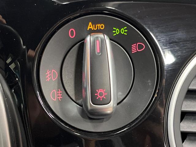 ザ・ビートル ターボ　クールスターパッケージ（ＨＩＤヘッドライト　オートライト　プライバシーガラス）　純正ナビ　フルセグ　Ｂｌｕｅｔｏｏｔｈ　バックカメラ　パークセンサー　スマートエントリー　純正１８インチアルミホイール（45枚目）