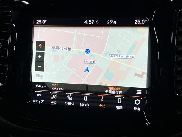 ジープ・コンパス リミテッド　ブラックルーフエディション　純正ナビ　Ａｐｐｌｅｃａｒｐｌａｙ　フルセグ　バックカメラ　アダプティブクルーズコントロール　ブラインドスポットモニター　パークセンサー　ハーフレザーシート　シートヒーター　オートハイビーム　ＥＴＣ（4枚目）