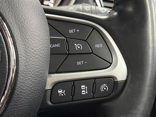 ジープ・コンパス リミテッド　ブラックルーフエディション　純正ナビ　Ａｐｐｌｅｃａｒｐｌａｙ　フルセグ　バックカメラ　アダプティブクルーズコントロール　ブラインドスポットモニター　パークセンサー　ハーフレザーシート　シートヒーター　オートハイビーム　ＥＴＣ（5枚目）