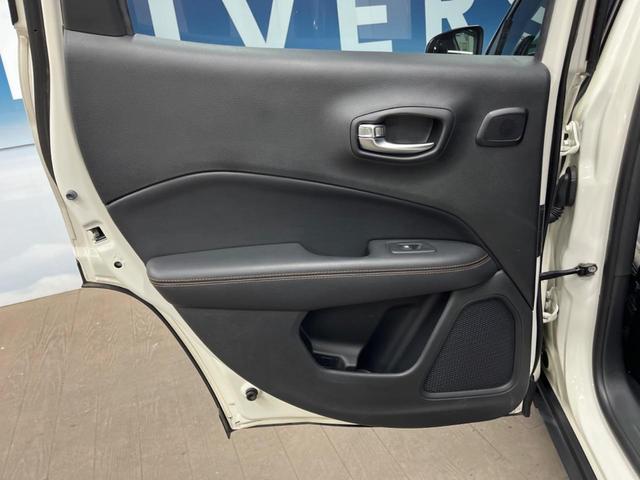 ジープ・コンパス リミテッド　ブラックルーフエディション　純正ナビ　Ａｐｐｌｅｃａｒｐｌａｙ　フルセグ　バックカメラ　アダプティブクルーズコントロール　ブラインドスポットモニター　パークセンサー　ハーフレザーシート　シートヒーター　オートハイビーム　ＥＴＣ（33枚目）