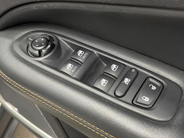 ジープ・コンパス リミテッド　ブラックルーフエディション　純正ナビ　Ａｐｐｌｅｃａｒｐｌａｙ　フルセグ　バックカメラ　アダプティブクルーズコントロール　ブラインドスポットモニター　パークセンサー　ハーフレザーシート　シートヒーター　オートハイビーム　ＥＴＣ（55枚目）