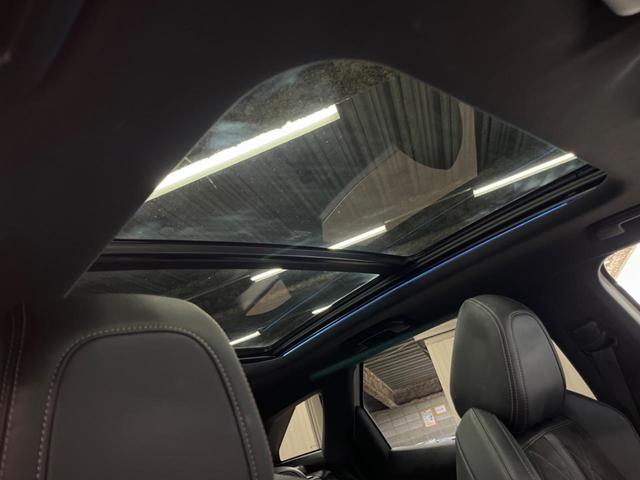 3008 GT ブルーHDi パノラマサンルーフ Applecarplay ディスプレイオーディオ デジタルメーター アダプティブクルーズコントロール レーンキープアシスト ブラインドスポットアシスト バックカメラ 電動リアゲート(4枚目)