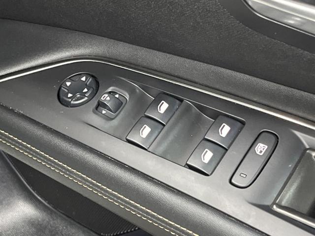 3008 GT ブルーHDi パノラマサンルーフ Applecarplay ディスプレイオーディオ デジタルメーター アダプティブクルーズコントロール レーンキープアシスト ブラインドスポットアシスト バックカメラ 電動リアゲート(56枚目)