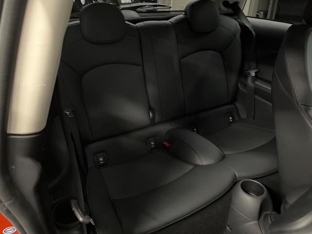 MINI クーパー 3ドア LEDライトパッケージ カメラ/パーキングサポートパッケージ ペッパーパッケージ 合皮シート 純正HDDナビ インテリジェントセーフティ コンフォートアクセス デュアルオートエアコン(10枚目)