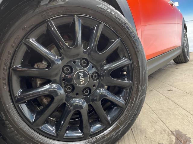 MINI クーパー 3ドア LEDライトパッケージ カメラ/パーキングサポートパッケージ ペッパーパッケージ 合皮シート 純正HDDナビ インテリジェントセーフティ コンフォートアクセス デュアルオートエアコン(14枚目)