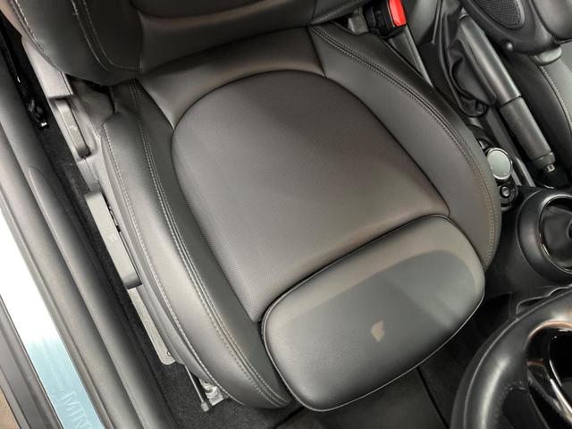 MINI クーパー 3ドア LEDライトパッケージ カメラ/パーキングサポートパッケージ ペッパーパッケージ 合皮シート 純正HDDナビ インテリジェントセーフティ コンフォートアクセス デュアルオートエアコン(27枚目)