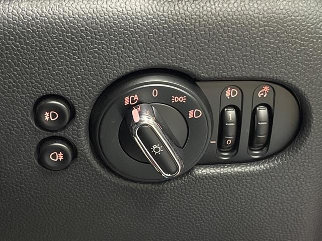 MINI クーパー 3ドア LEDライトパッケージ カメラ/パーキングサポートパッケージ ペッパーパッケージ 合皮シート 純正HDDナビ インテリジェントセーフティ コンフォートアクセス デュアルオートエアコン(48枚目)