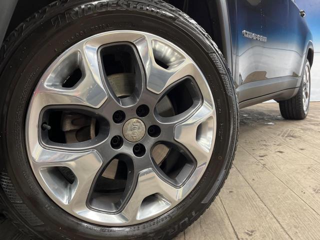 ジープ・コンパス リミテッド　黒革シート　アダプティブクルーズコントロール　レーンアシスト　ブラインドスポットアシスト　純正ナビ　バックカメラ　ＢｅａｔｓＡｕｄｉｏ　ＴＶ　Ａｐｐｌｅｃａｒｐｌａｙ　シートヒーター　パワーシート（14枚目）