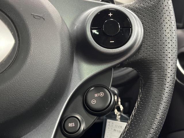スマートフォーフォー ターボ　ガラスルーフ　ナビゲーション　フルセグ　Ｂｌｕｅｔｏｏｔｈ　バックカメラ　パークセンサー　黒革シート　シートヒーター　フォグライト　オートエアコン　パドルシフト　純正１６インチアルミホイール　ＥＴＣ（41枚目）
