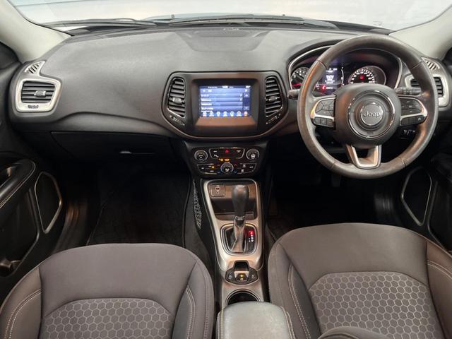 ジープ・コンパス スポーツ　クルーズコントロール　ディスプレイオーディオ　純正１６インチアルミ　Ｂｌｕｅｔｏｏｔｈ　デュアルオートエアコン　コーナーセンサー　ＥＴＣ（2枚目）