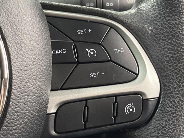 ジープ・コンパス スポーツ　クルーズコントロール　ディスプレイオーディオ　純正１６インチアルミ　Ｂｌｕｅｔｏｏｔｈ　デュアルオートエアコン　コーナーセンサー　ＥＴＣ（5枚目）