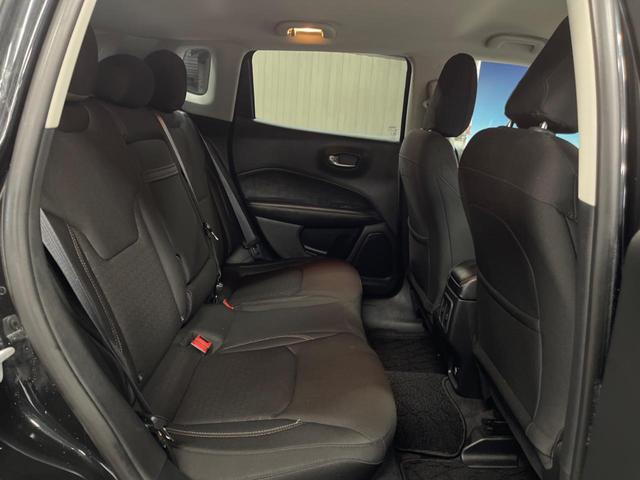 ジープ・コンパス スポーツ　クルーズコントロール　ディスプレイオーディオ　純正１６インチアルミ　Ｂｌｕｅｔｏｏｔｈ　デュアルオートエアコン　コーナーセンサー　ＥＴＣ（10枚目）